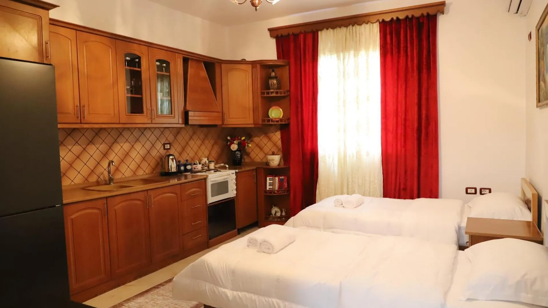 Guesthouse Ijon Berat 0*,