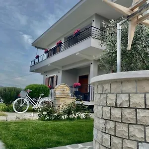 Tabaku Bed & Breakfast